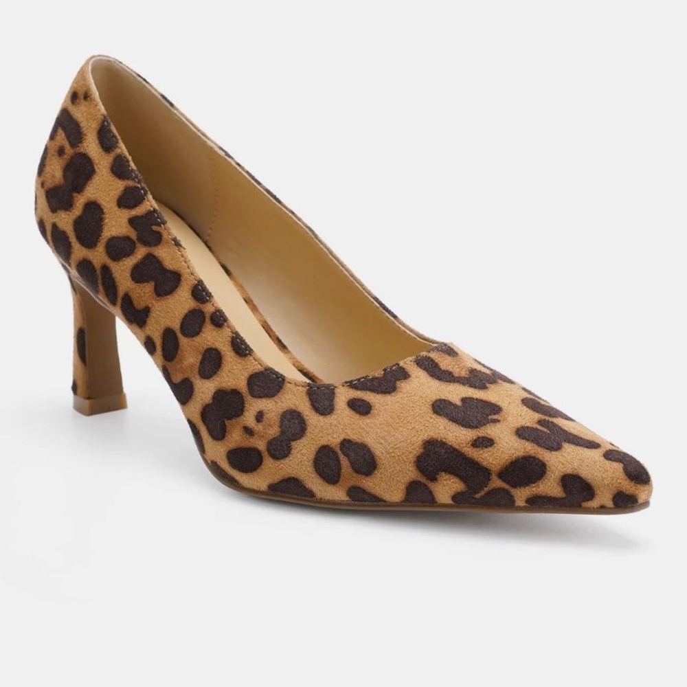 🔥SOLD OUT- Beast Fashion Faux Suede Leopard Point Toe Pumps
